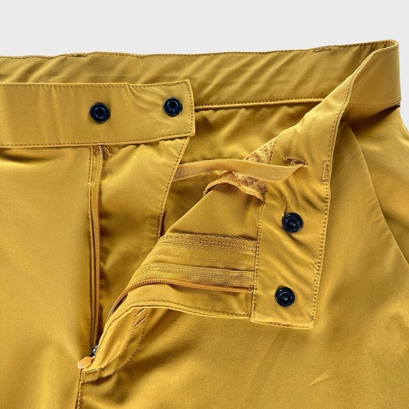 Fabletics Mens Small The Only Short Combat Gold 7.5” Inseam Performance Shorts - Picture 12 of 14